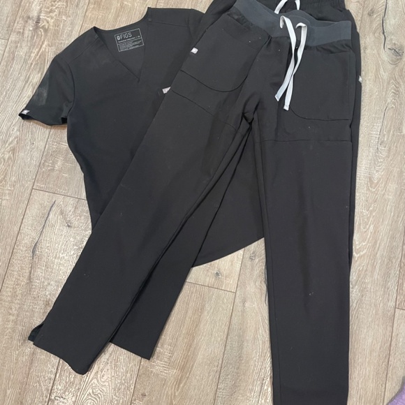 Figs Scrubs sets! 16 sets in total. - Picture 14 of 16